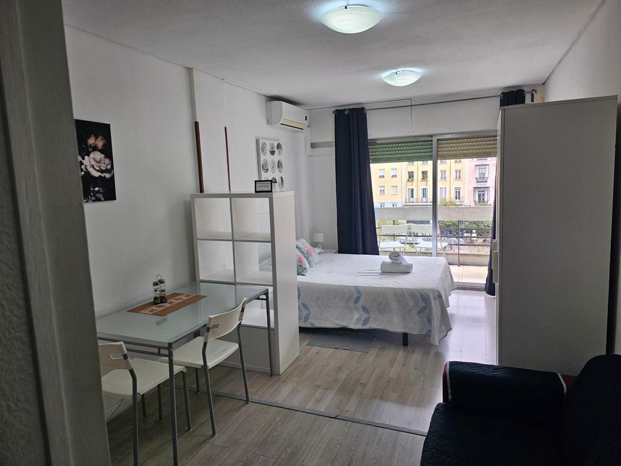 Estudio Doble Con Balcon En Madrid Centro מראה חיצוני תמונה
